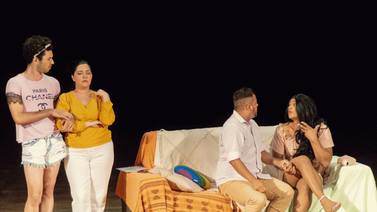 "Amigas e Solteiras" com o Grupo InCena